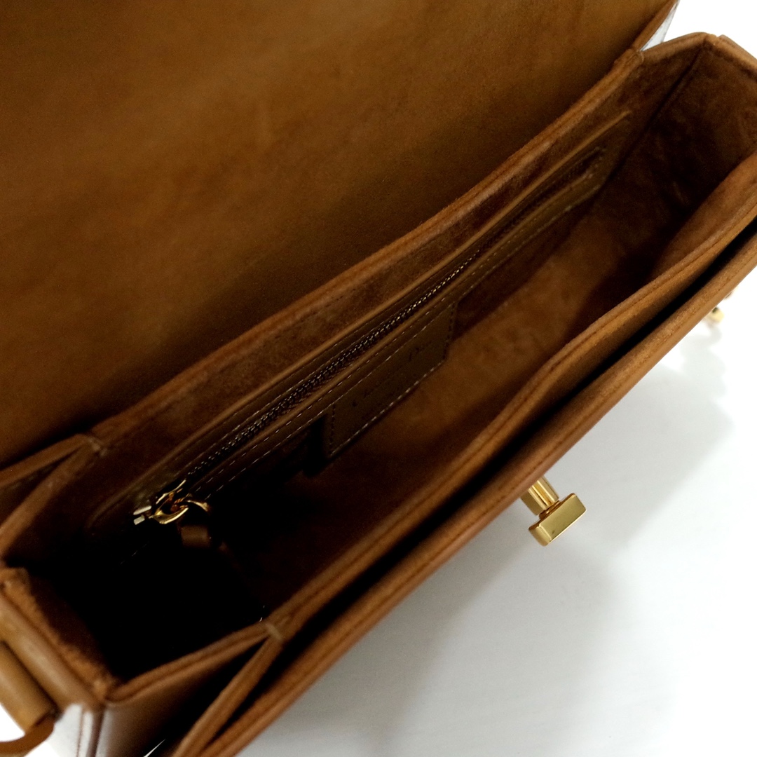 30 Montaigne Avenue Bag Medium Tan Box Calfskin